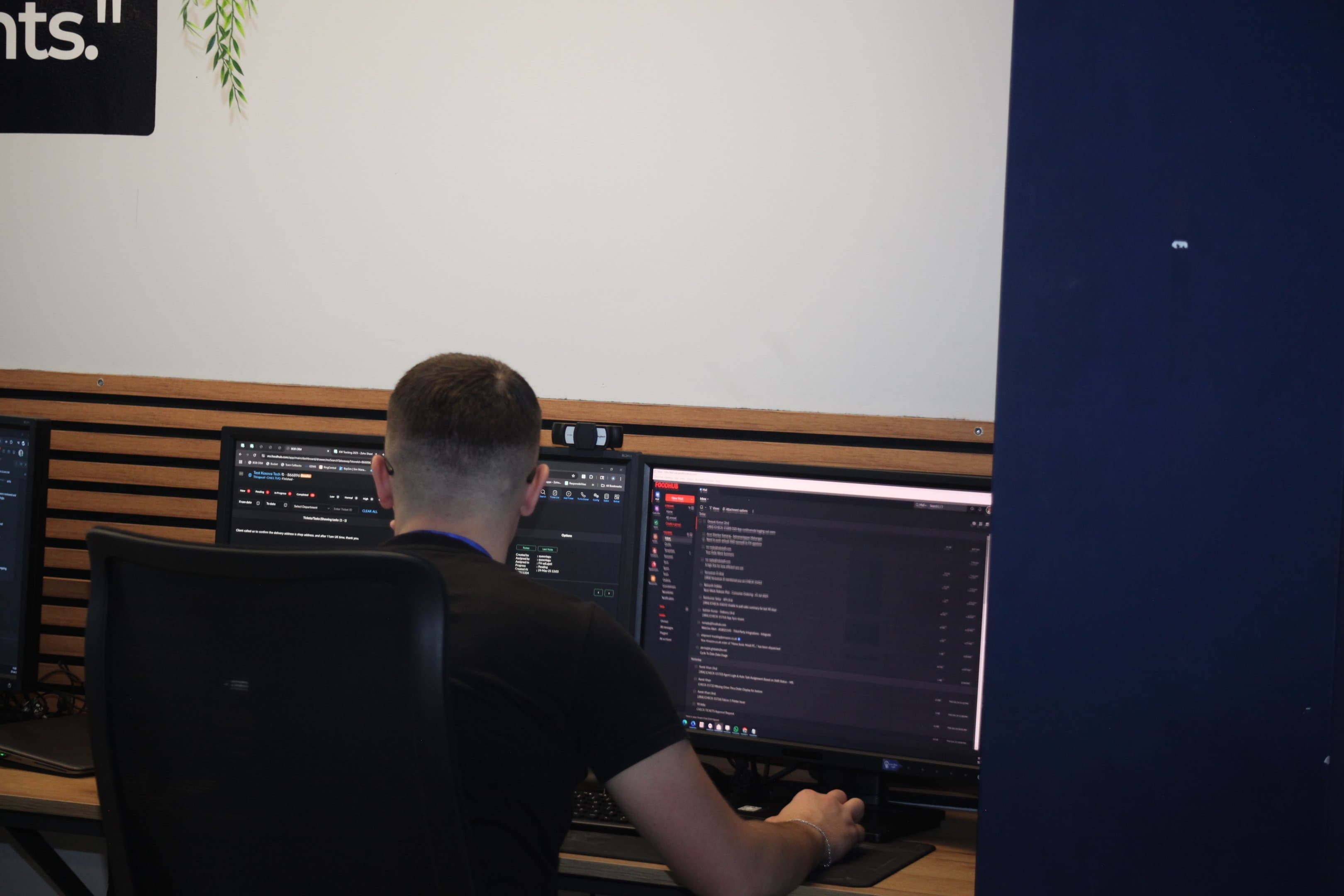 Live Chat Support team at SD IT Services